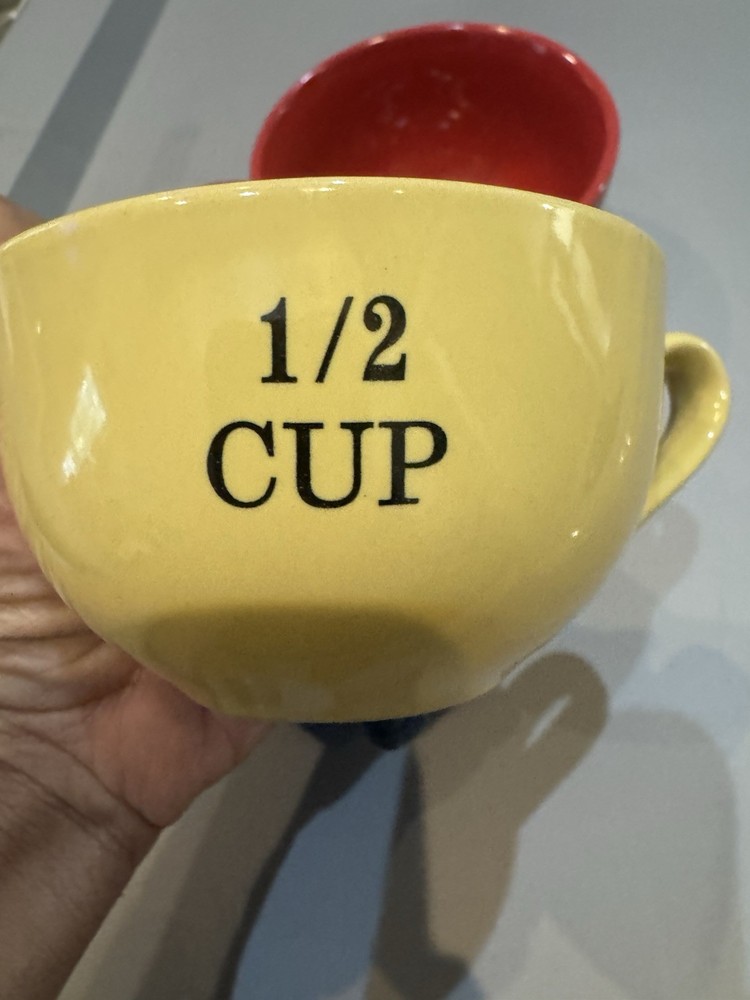 Measuring Cups Red Yellow Blue