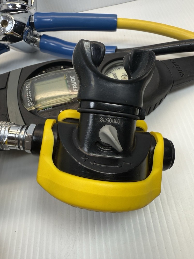 Aqua Lung Scuba Diving Set