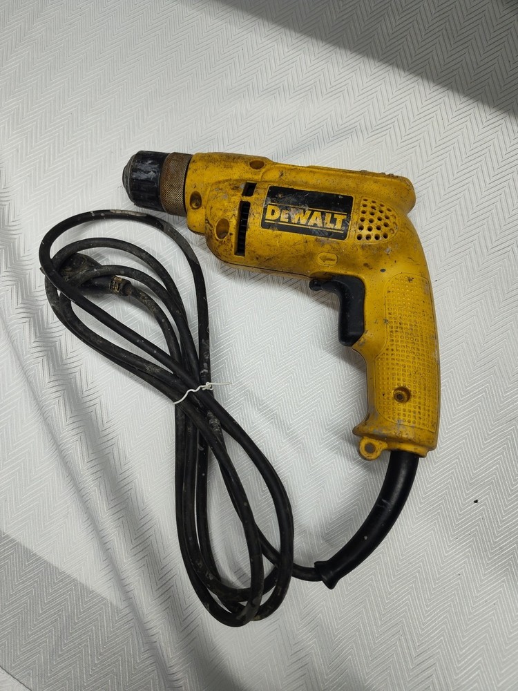 DeWalt D21002 3/8" VSR Variable Speed 6 Amp Corded Drill Tested Working