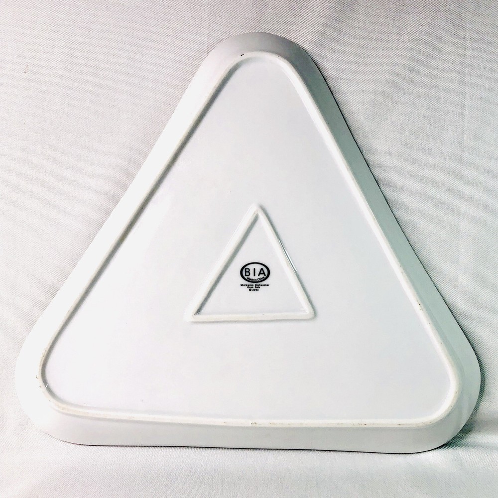 BIA 2003 Billiards Triangular Pool Ball Rack Ceramic Serving Dish 12 x 11in