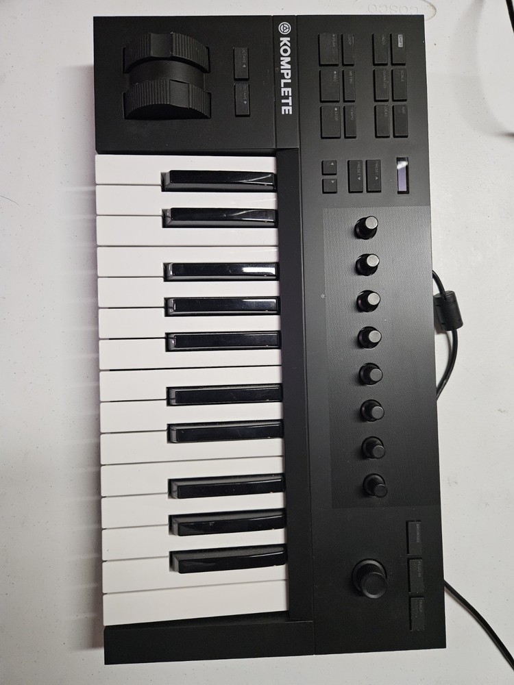 Native Instruments Komplete Kontrol A25 25-Key Keyboard Controller