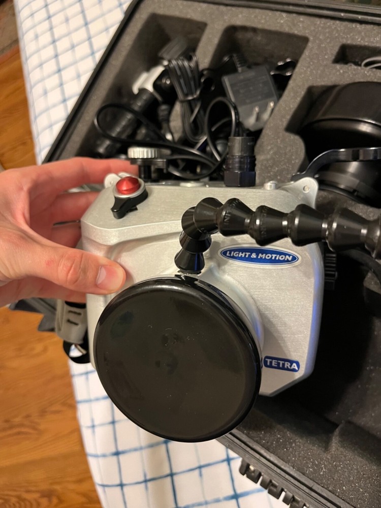 light and motion dive light, light and motion camera case