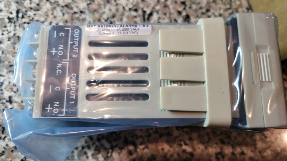 ATHENA 16L3P031-AZ-AD TEMPERATURE CONTROLLER
