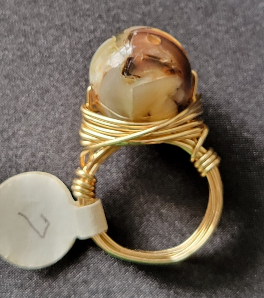 Cocoa & Creme Rotating Agate Ball Wired Ring Size 7, 7 Grams