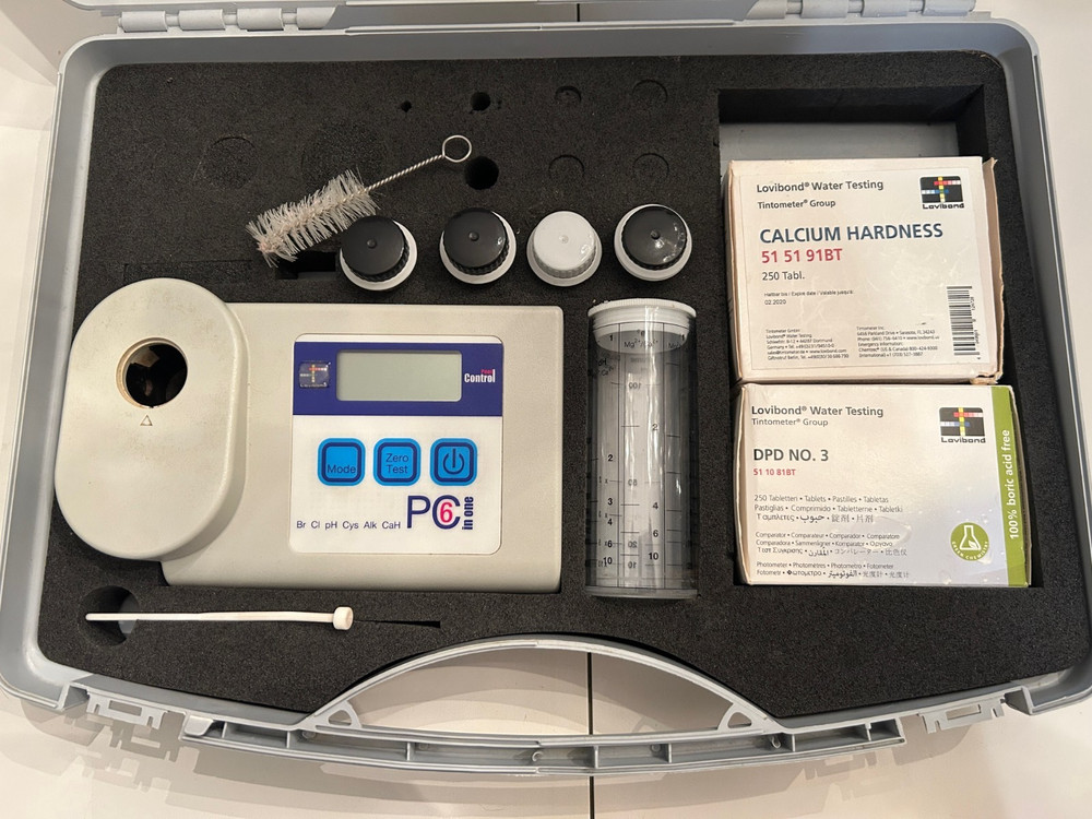Lovibond Digital Photometer 6-1 for Pool Testing