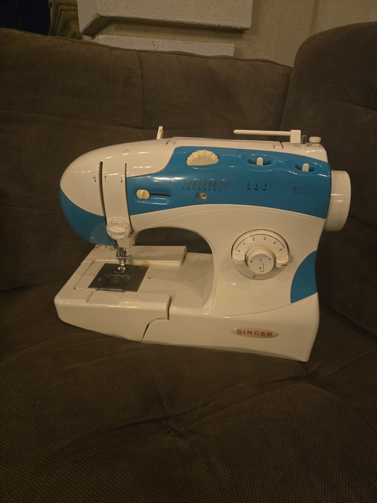 Singer sewing machine 6308