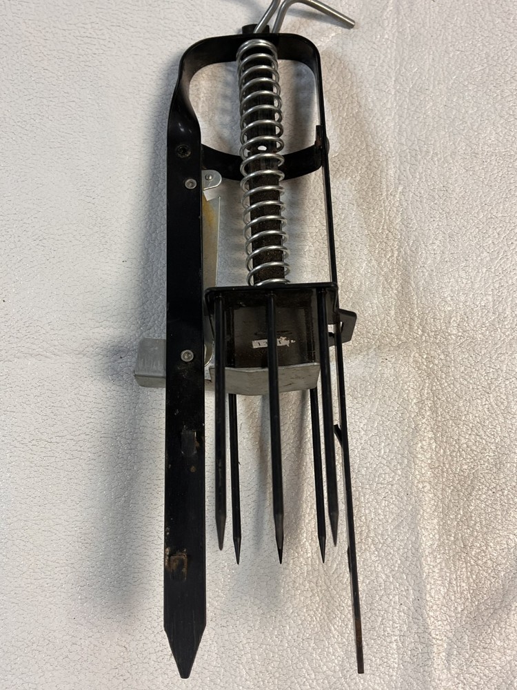 Sweeney's Deadset Black Mole Spring Trap Pest Control Non-Chemical Kill Trap