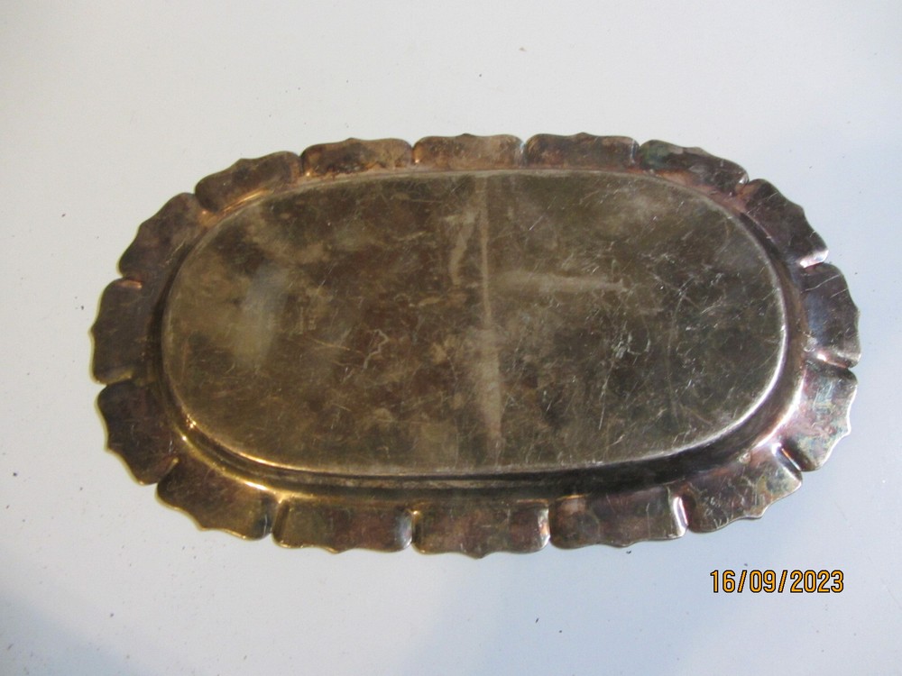 VINTAGE EARLY AMERICAN INTERNATIONAL SILVER PLATED OVAL SERVING TRAY #2424