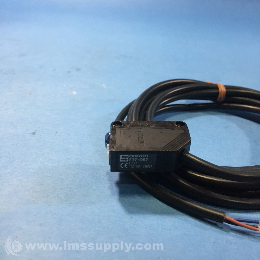 Omron E3Z-D62 2M Photoelectric Sensor FNOB