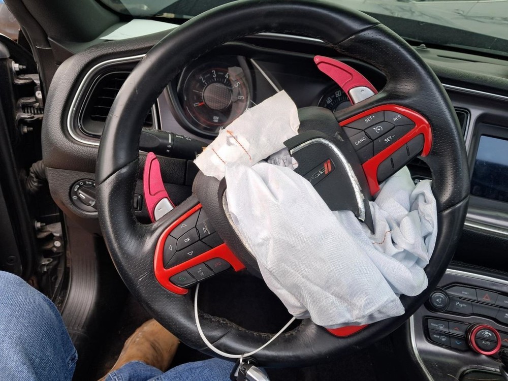 CHALLENGE 2016 Glove Box 4884216