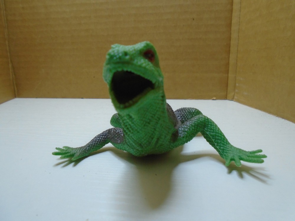 DOLGEN 8" DRAGON LIZARD FIGURE (MA1264)