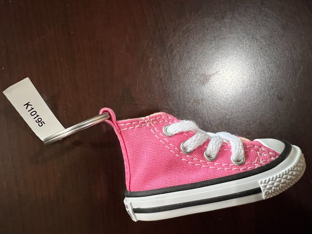 Converse Keychain Key Ring "ALL STAR CHUCK TAYLOR PATCH SNEAKER EDITION"