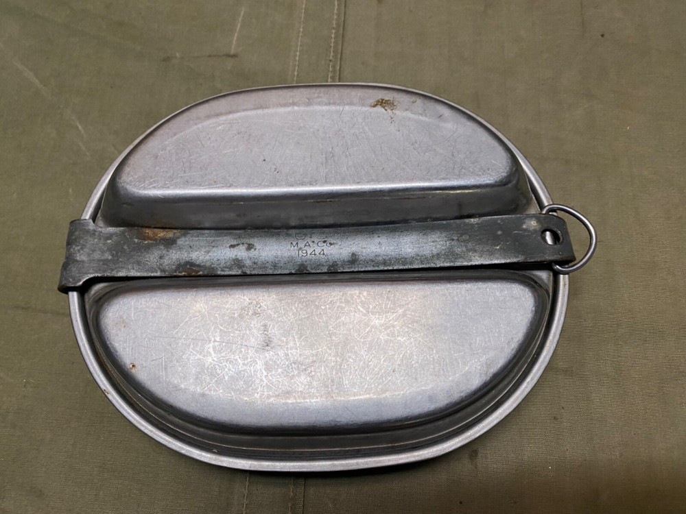 ORIGINAL WWII US ARMY & MARINE M1942 MESS KIT-DATED 1944