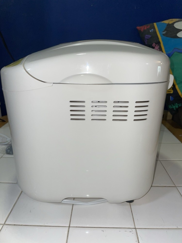 Open Box Breadman Bread Maker 3 Horizontal Loaf Sizes 8 Function TR520 2lb Model