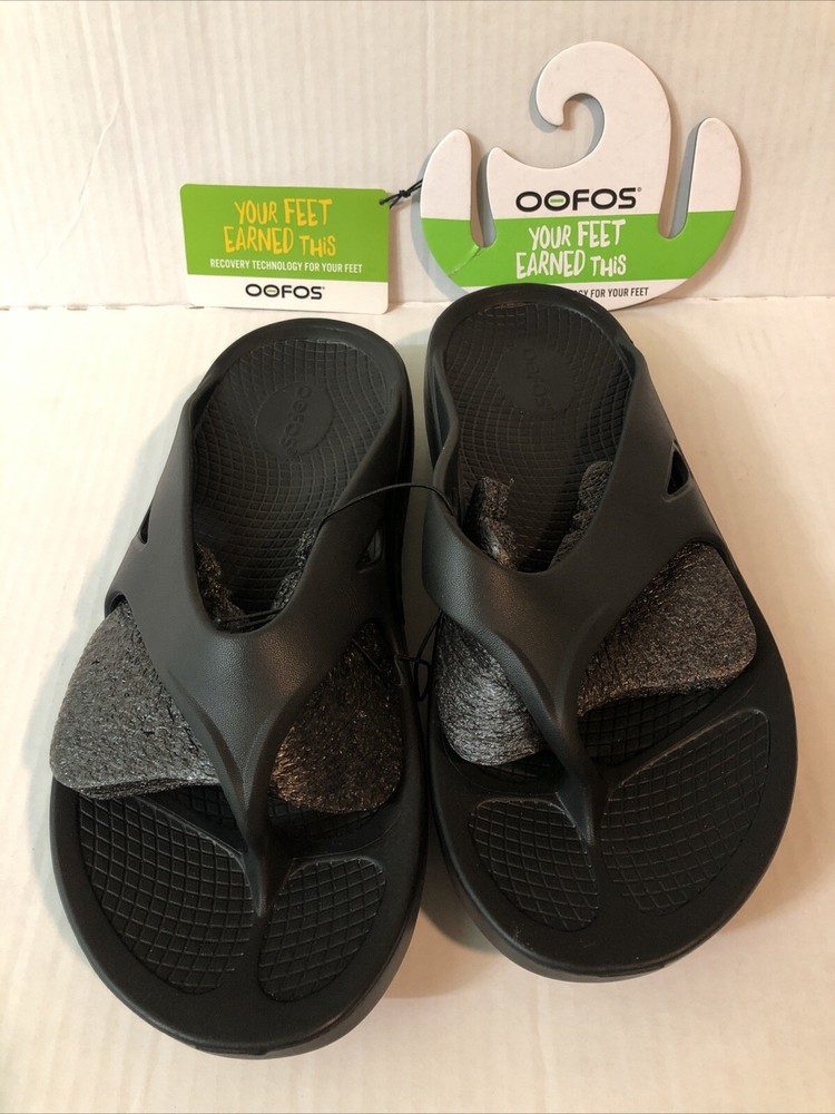 OOFOS ORIGINAL BLACK SANDAL M6W8