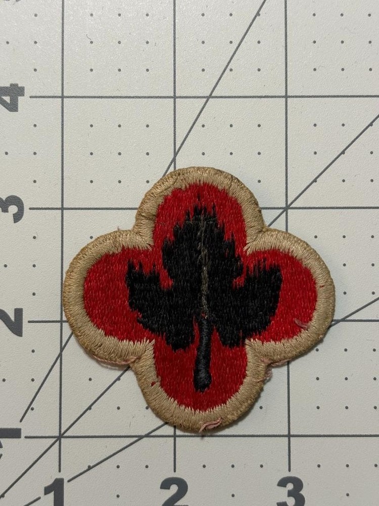 WW 2 US Army 43rd Infantry Division Buff Border Patch Inv# K5489