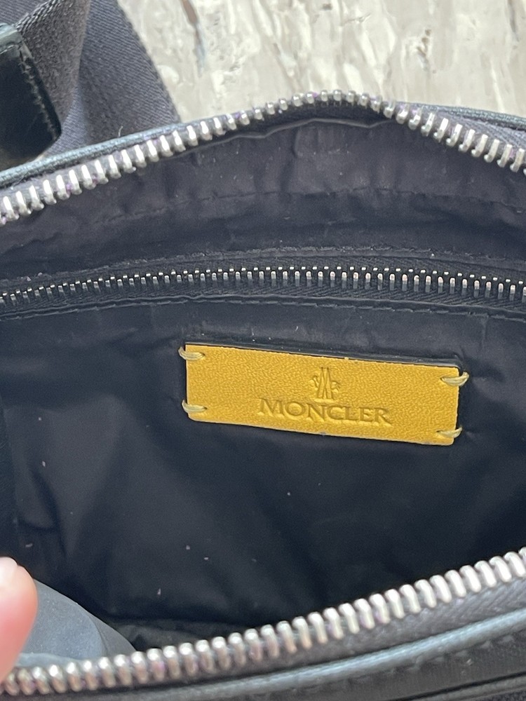 MONCLER AUDE BELT BAG WAIST -- Black SOLID Used