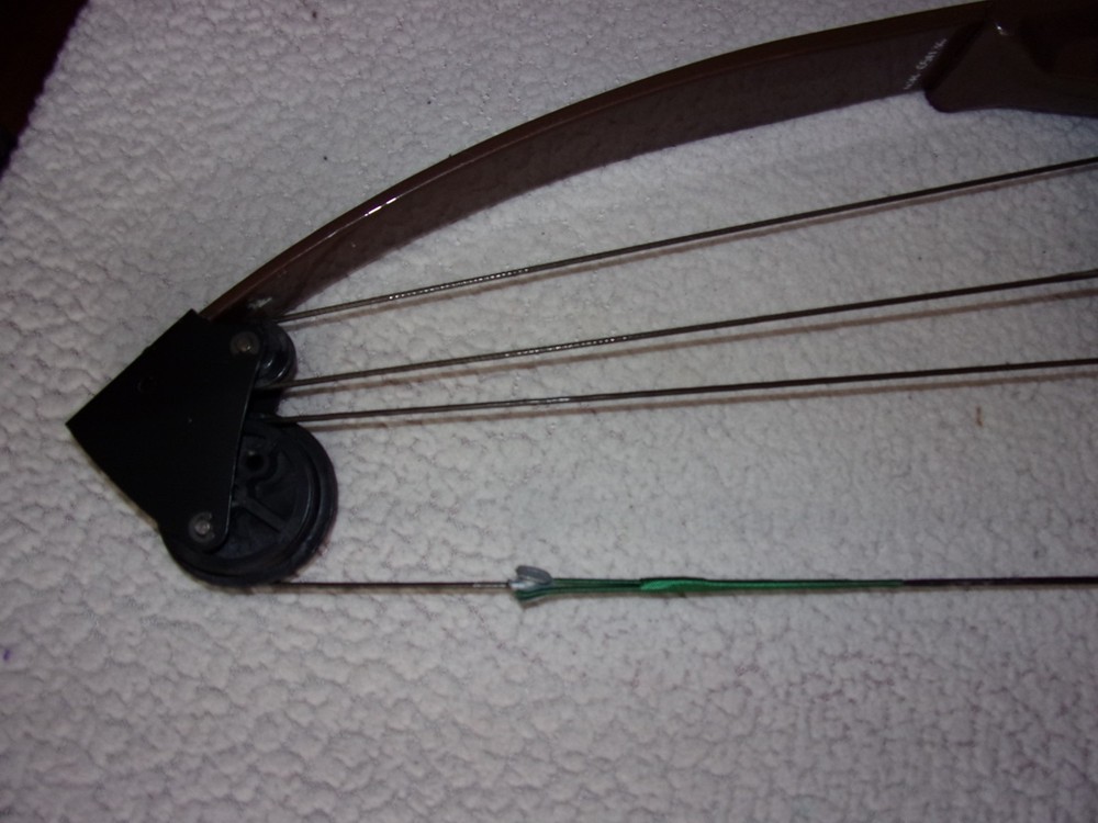 Bear Whitetail Hunter Compound Bow Later Model