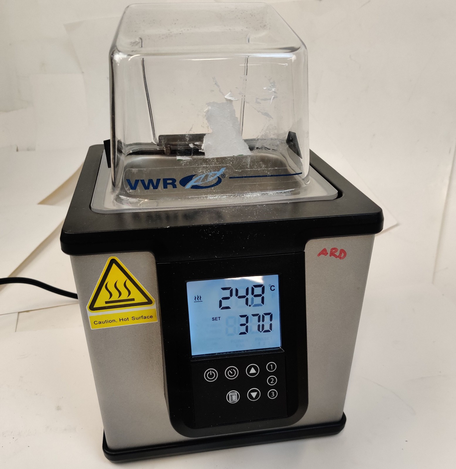 VWR WB02 2L Digital Water Bath 3.9 x 4.3 x 6 inches with Lid Tested