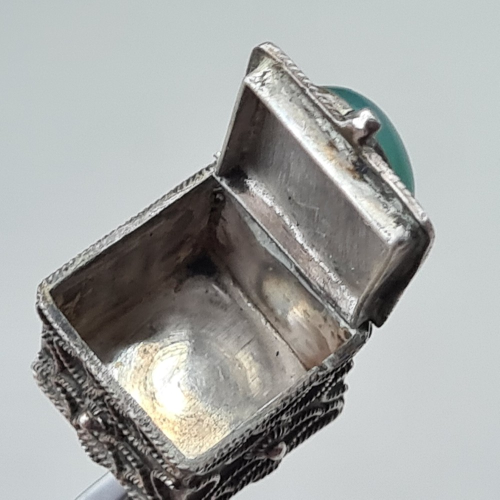 Antique Silver & Jade Sone Pill/Snuff box