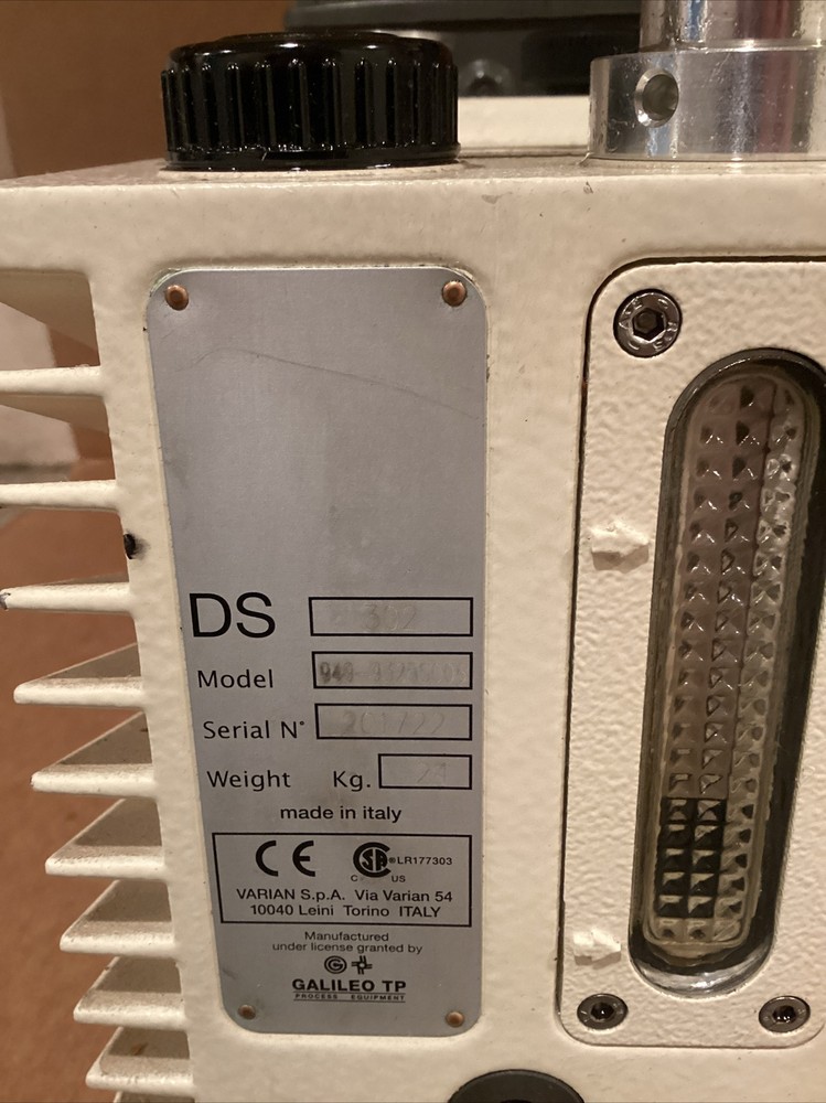 Varian DS302 Rotary Vane Vacuum Pump Read Description