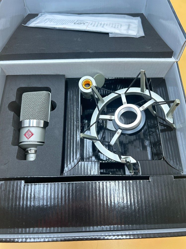 TLM 102 Large Diaphragm Condenser Microphone Studio Set w/ Shockmount