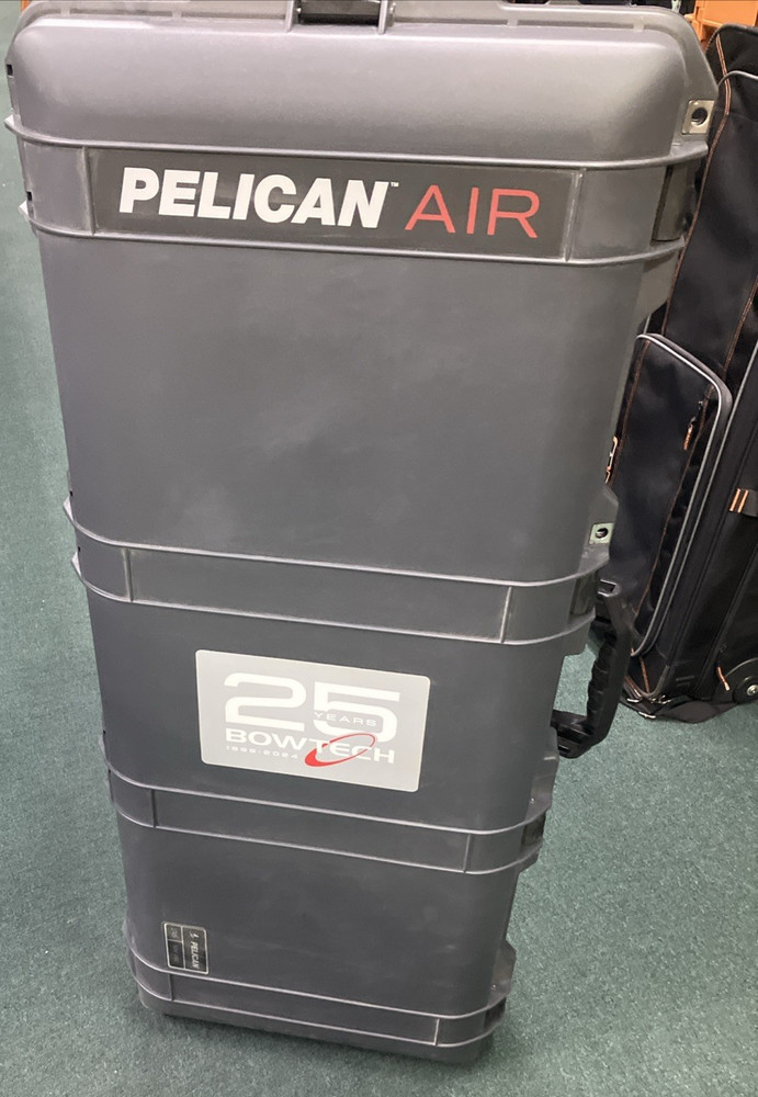 Bowtech Honor 25th Anniversary RH 70# Full Package