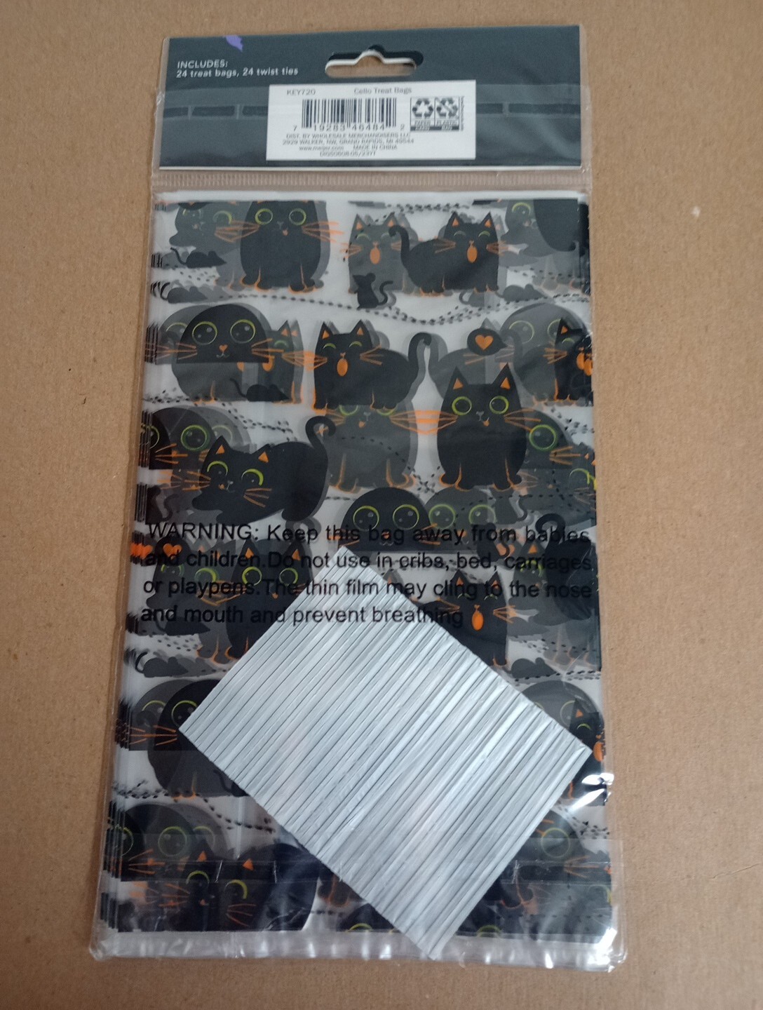 24 Halloween Cello Treat Bags Black Cats