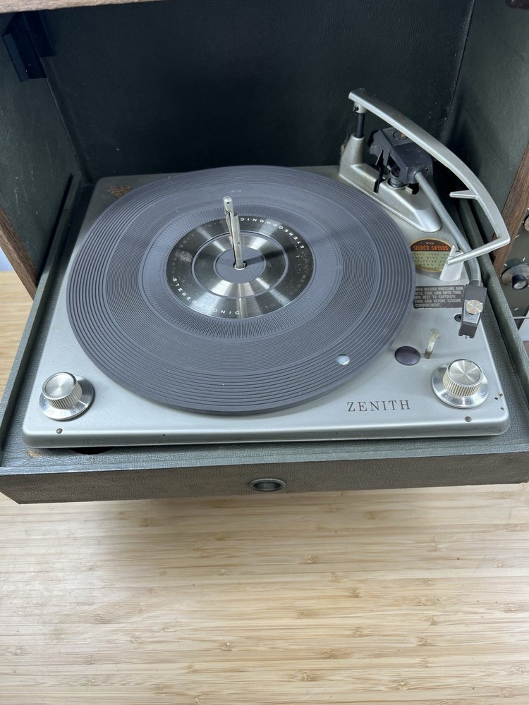 Zenith X560 Solid State Stereo Record Player Micro-Touch 2G Flip-Down Turntable