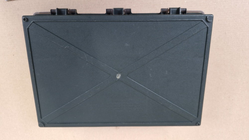 Fox Deluxe Medium Single F-Box