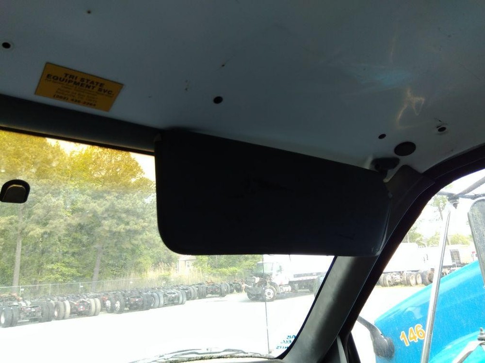 Replaces 1997 GMC C6500 INTERIOR SUN VISOR ,  MD