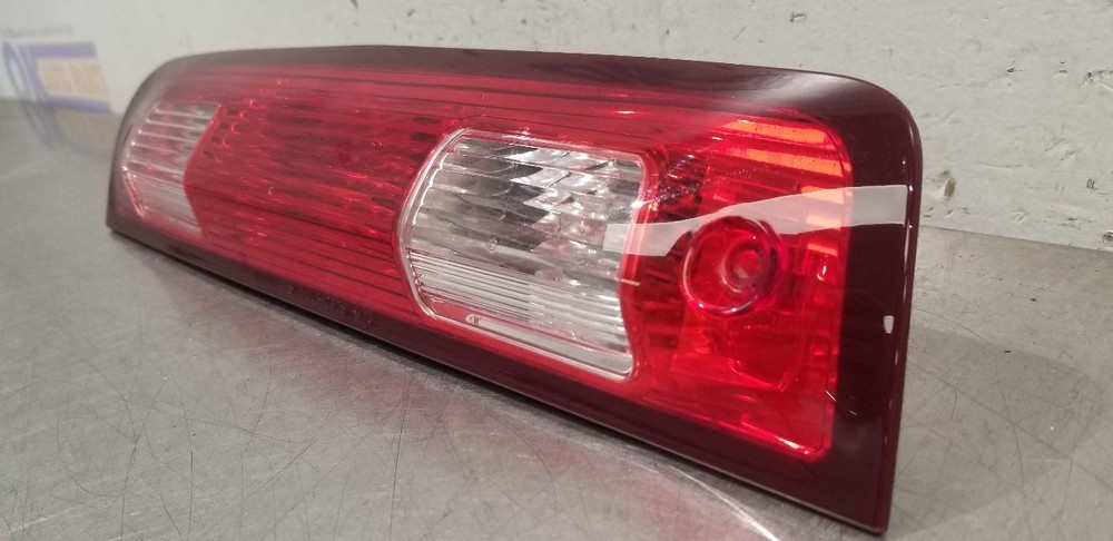 15 DODGE RAM 1500 HIGH MOUNTED STOP LIGHT INCANDESCENT