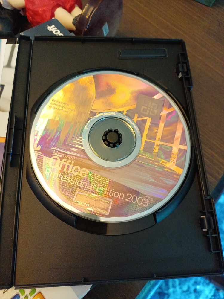Microsoft Office Professional 2003 - Old Version . Looks Like It Was Never Used