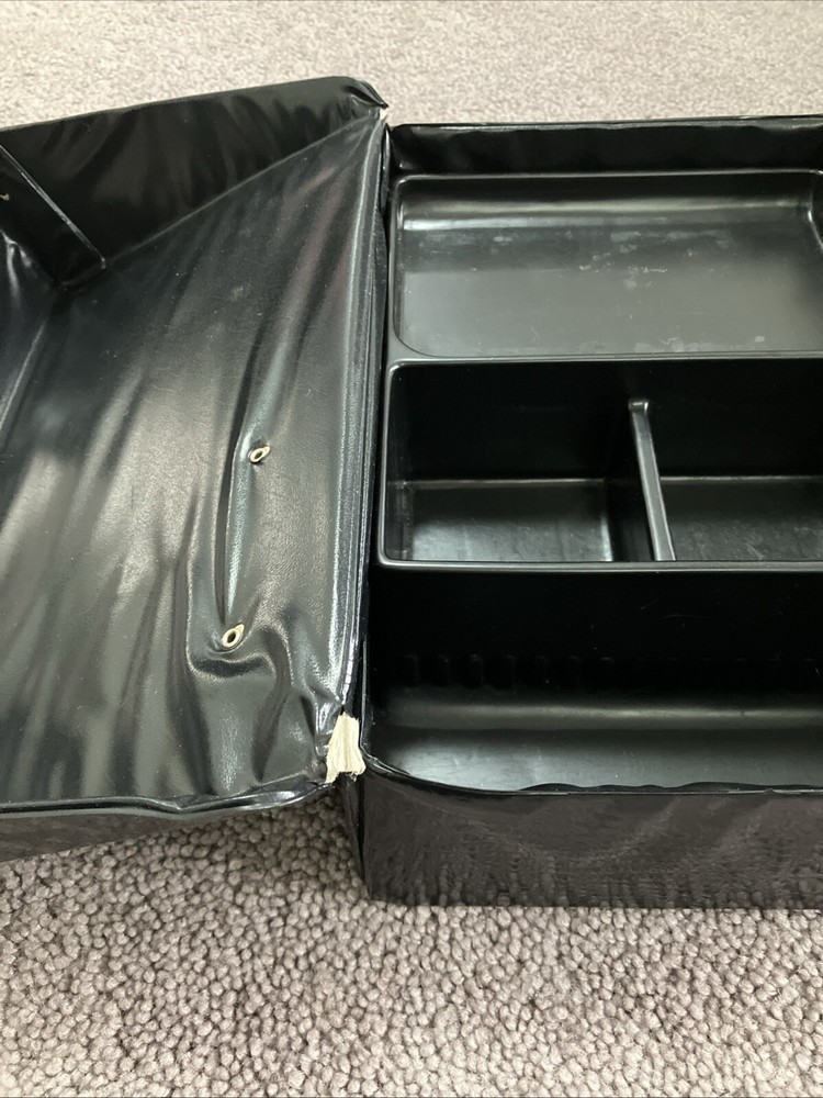 VINTAGE ORIGINAL NINTENDO GAMEBOY CASE