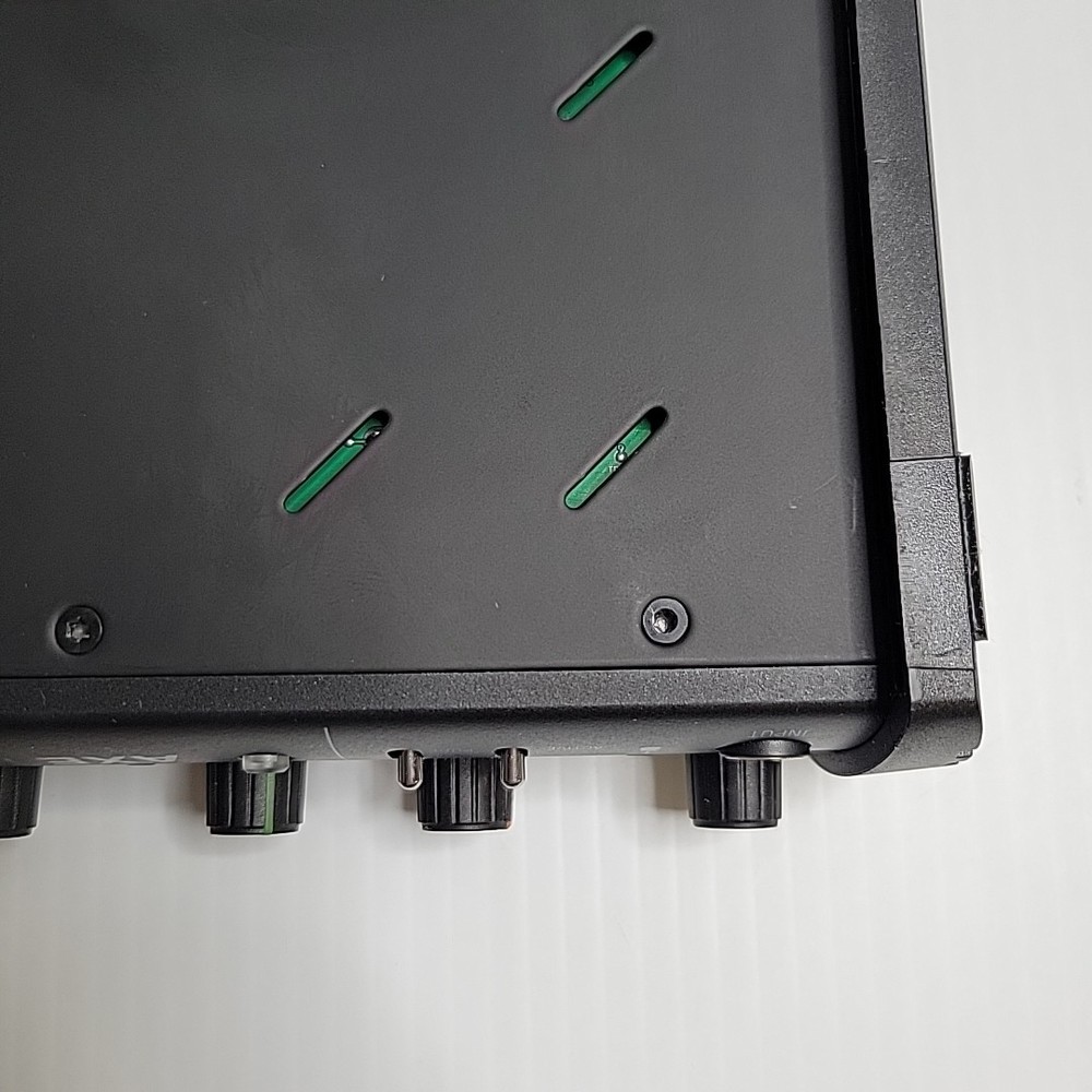 IK Multimedia AXE I/O SOLO Premium USB Guitar Audio/MIDI Interface