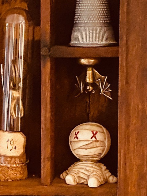 Halloween hinge head, "door pet" Bat