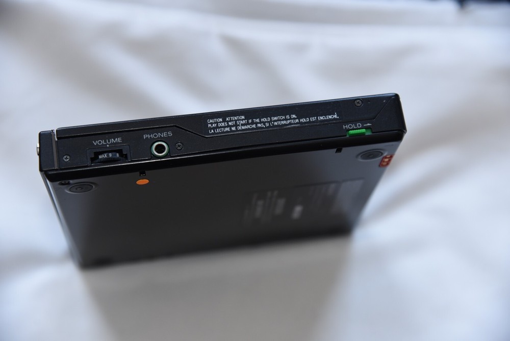 Sony D-10 Discman Personal CD Player Working