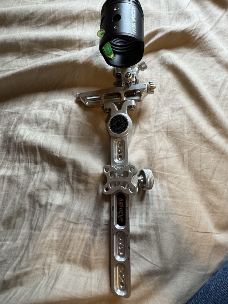 Axcel Achieve CX Sight 9-inch Right-Hand