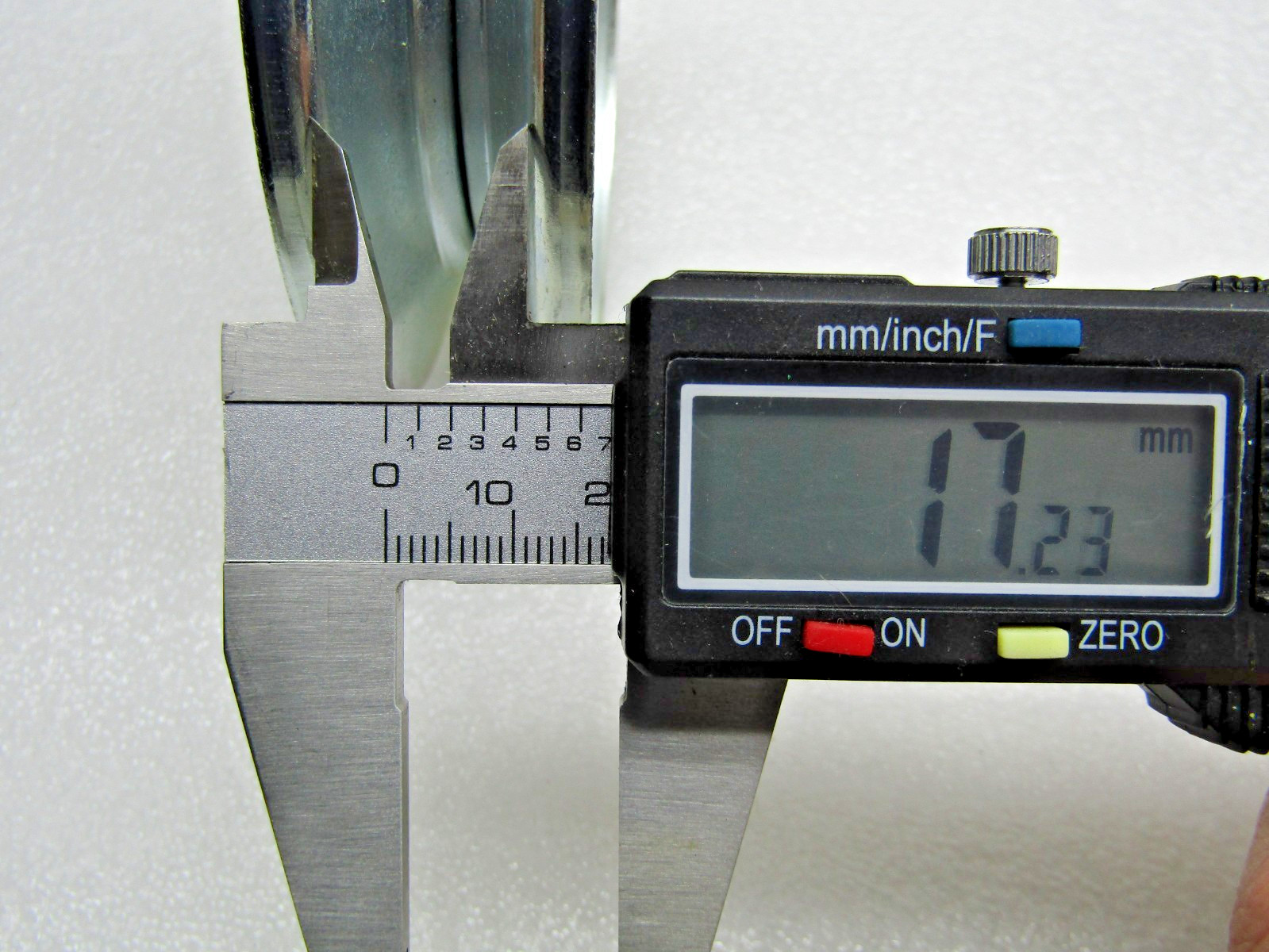 4" V-Belt Idler Pulley 5/8" Bearing Bore 4" OD x 1"OA Wide Fits B, 4L, A Belts