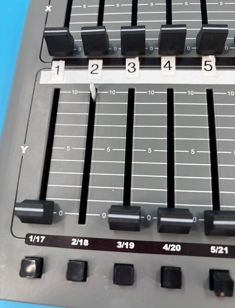LightRonics INC TL-4016 Stage Lighting Console Untested Free Shipping