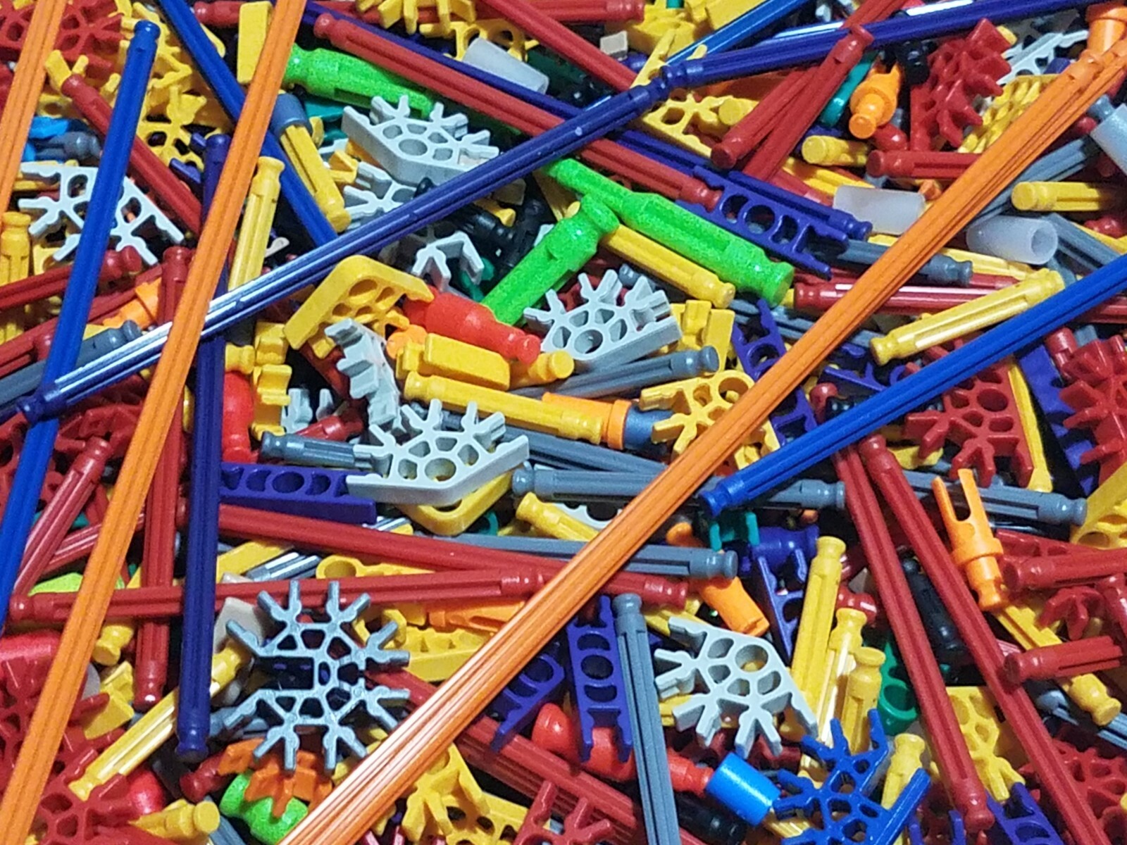 300 MICRO KNEX Rods & Connectors Random Mixed Bulk Lot Small Parts Pieces K'NEX