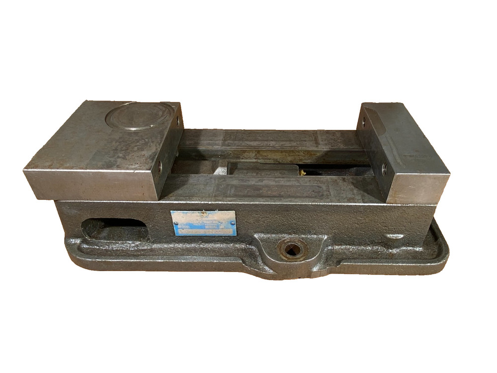 Kurt D675 Precision Machine Vise 6" Jaw Width - Handle Included
