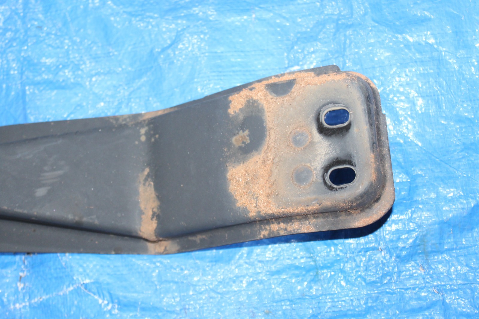 98-04 Nissan FRONTIER 5 Speed Transmission CROSS Member Support Bar w/ Mount