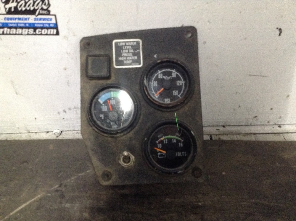 Mack DM600 GAUGE AND SWITCH Dash Panel - Used