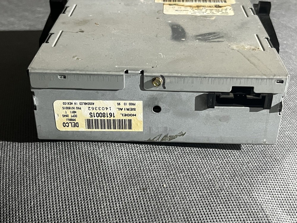 95-97 Chevy Gmc Delco Single CD Slave Player 16180015 - Untested