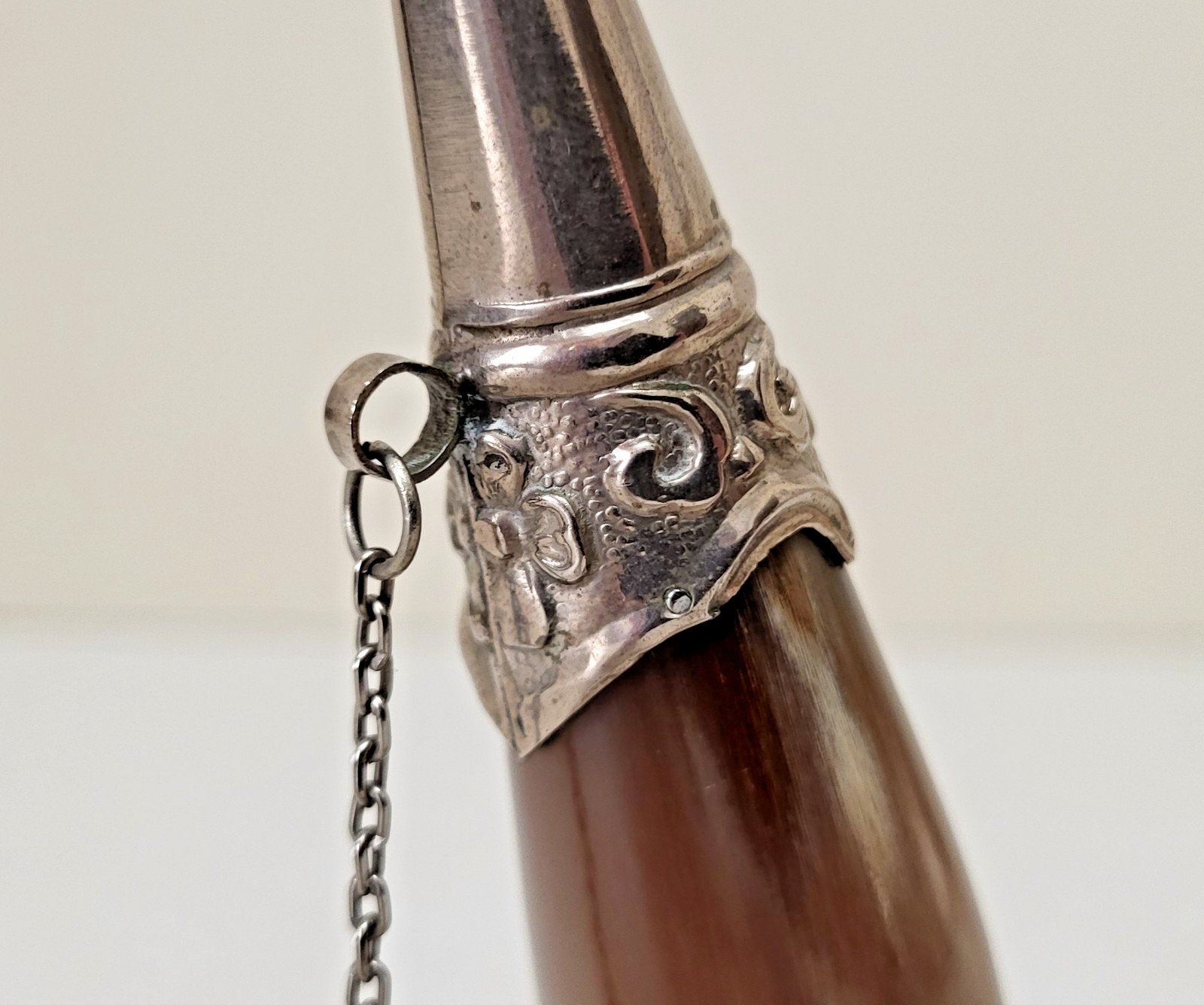 Vtg Horn Wine Cup Silver Trim Embossed Chain Ceremonial Ox Bull Bovine Scottish