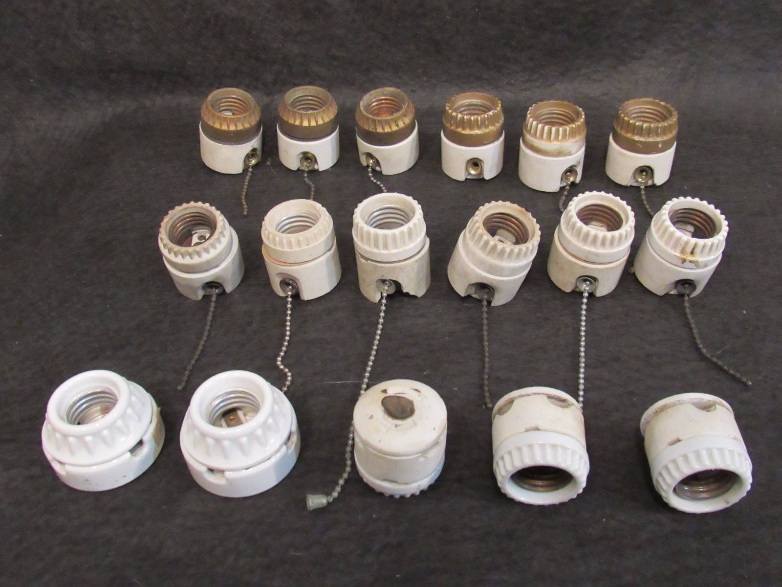 1 Antique Medium Base Two Piece Screw Top Switched Porcelain Light Socket Switch