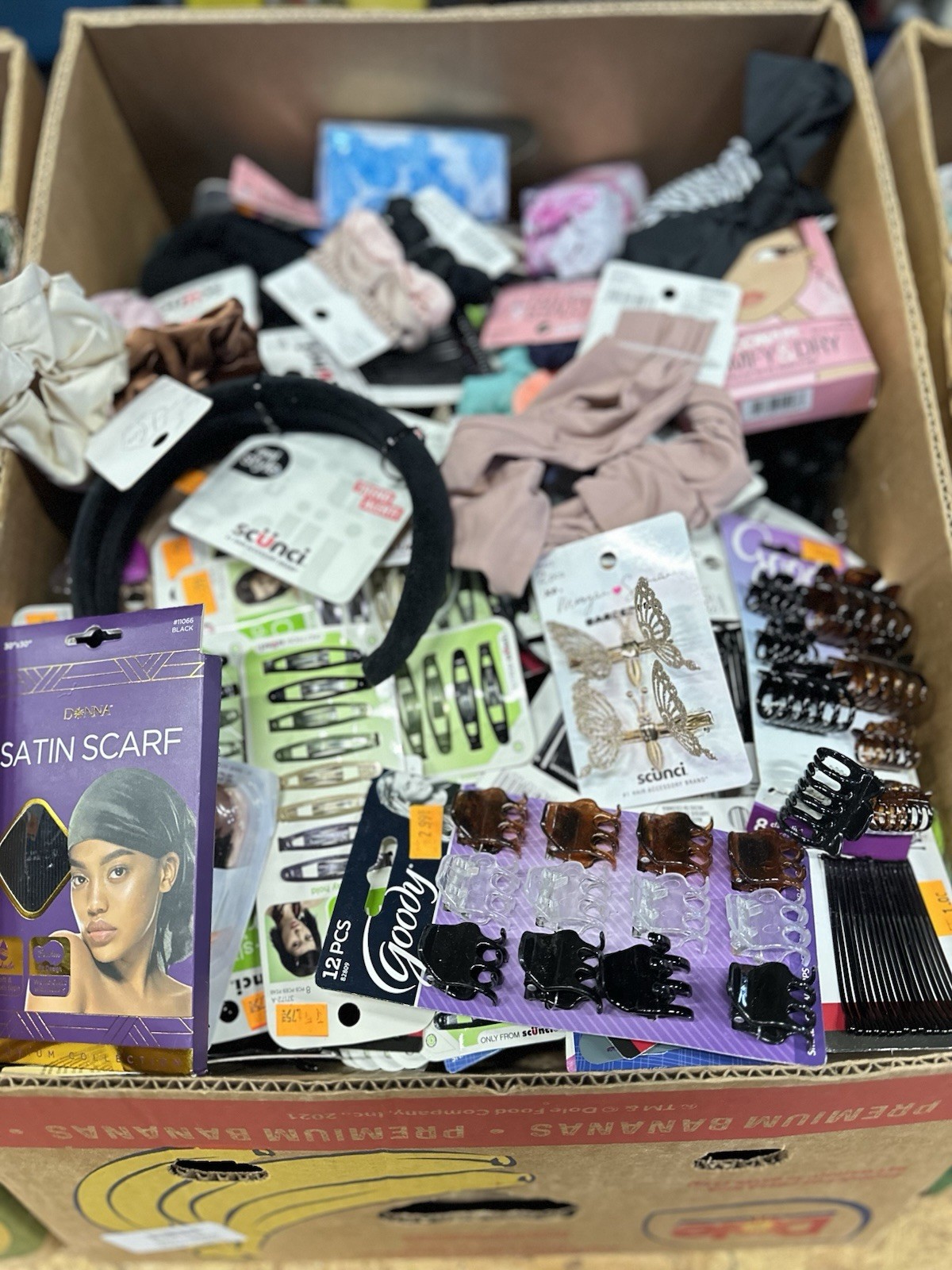 50 Pcs Wholesale Scunci , Goody Assorted Hair Accessories Scrunchies Etc Read