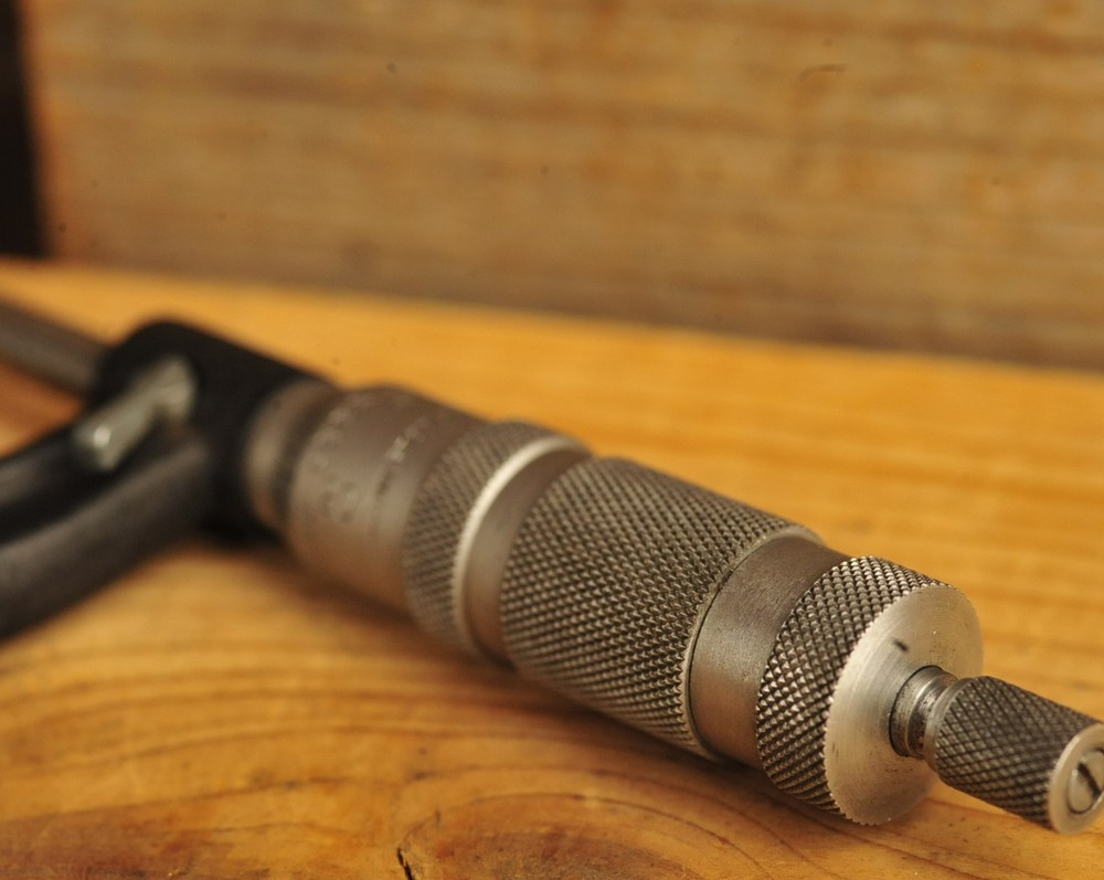 Central Tools USA Micrometer 0–1" Model 6009 w/ Box