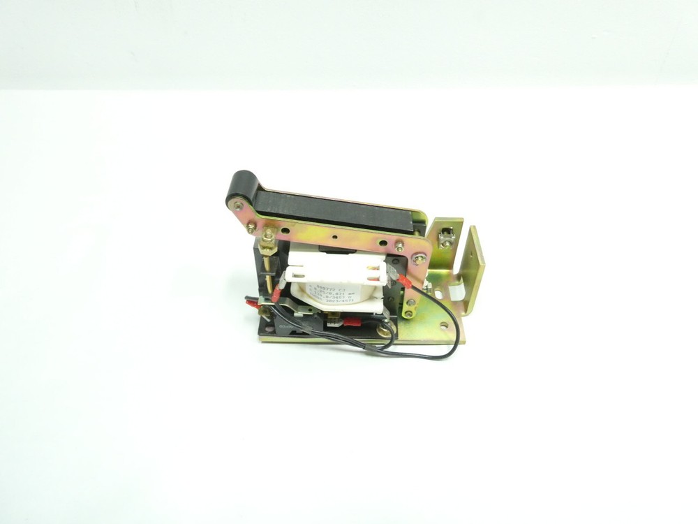 Schneider 889772 Under Voltage Release 138.8/3457ohm